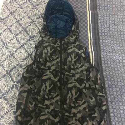 匡威羽絨背心 可雙面穿 九成新包郵可議價(jià)-長(zhǎng)沙音像制品